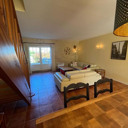 Gites Le Mathelin Lamothe-Montravel Εξωτερικό φωτογραφία